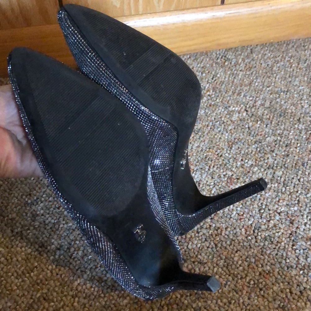 Pumps - Picture 2 of 2